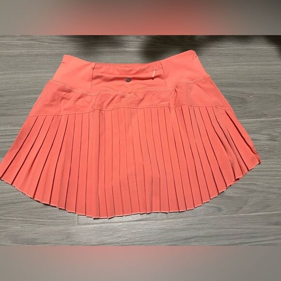 NWOT Baleaf Coral Pleated Skort - Picture 2 of 3